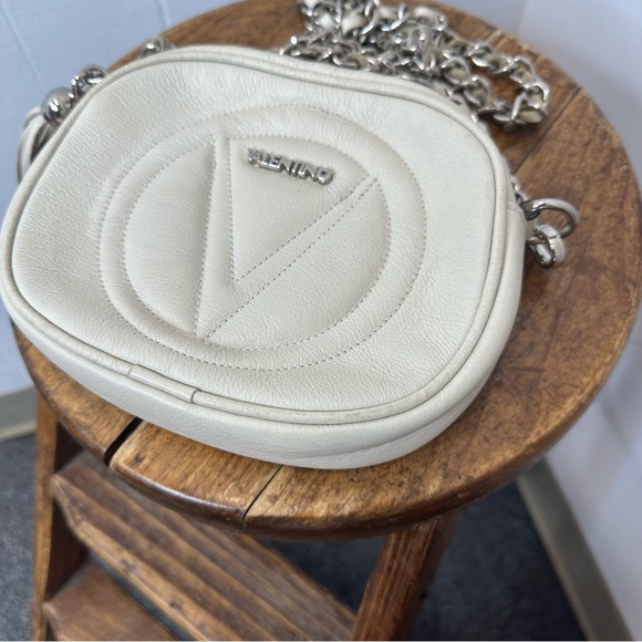 Valentino Cream Leather Crossbody with Silver Chain - Picture 2 of 8